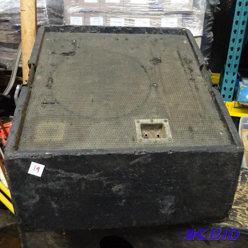 Speaker Box Missing Cover 2 Plug in Cable Pos...