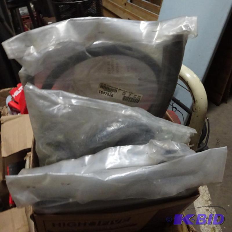 Bendix Air Compressor Hose Kit. 1647528 Qty 4...