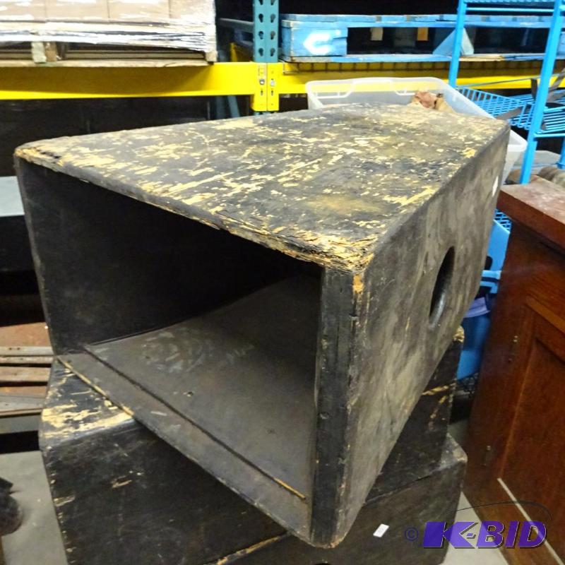 Wood Speaker Box with Built in Speaker. 2 Plu...