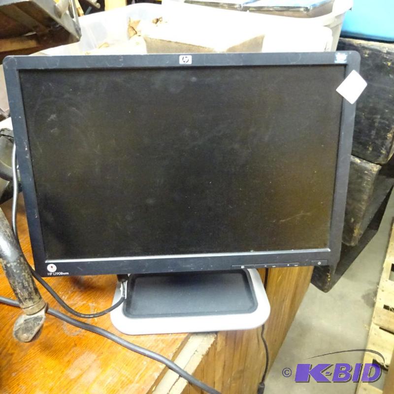HP L1908WM LCD Monitor no Power Cord...