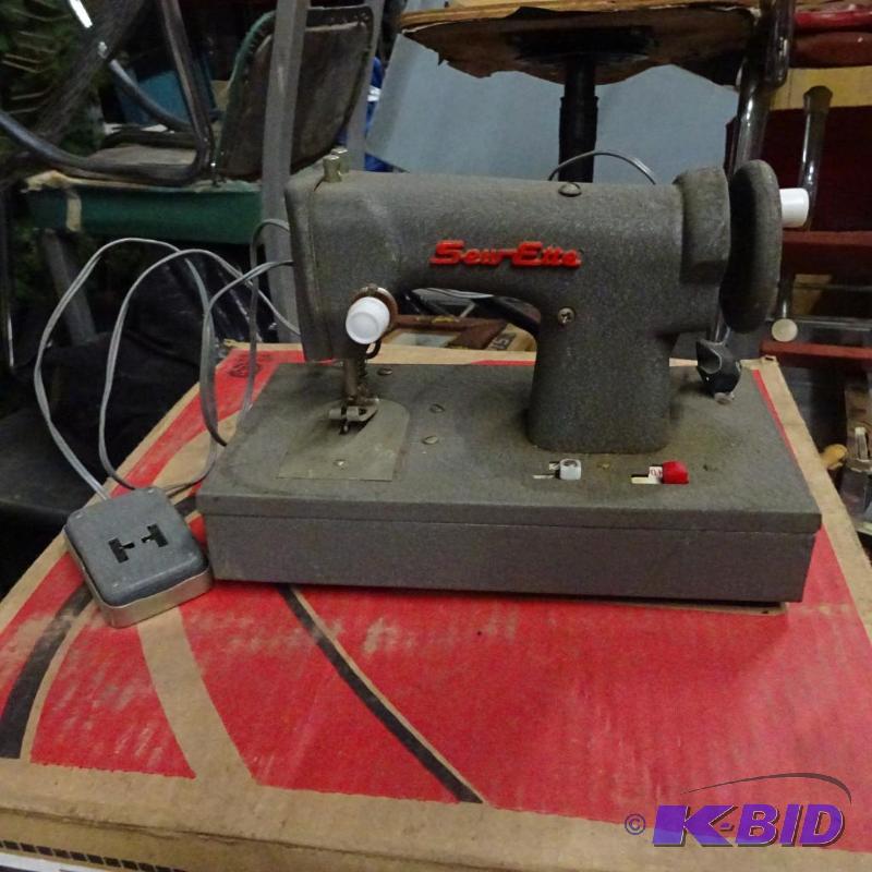 Sew Ette Vintage Battery Operated Sewing Mach...