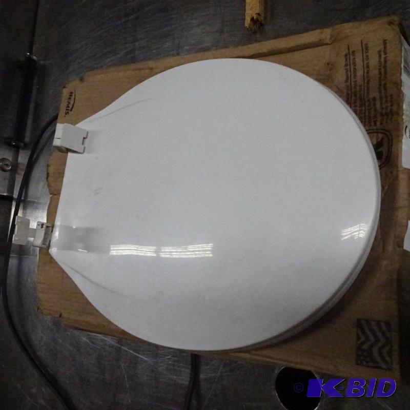 Toilet Seat with Hardware...