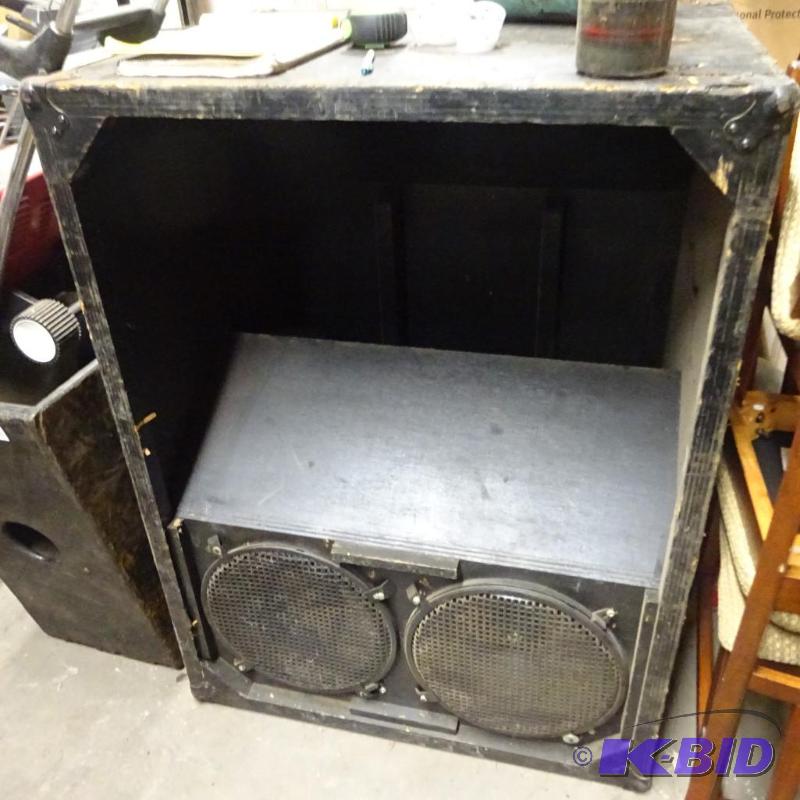 Large Speaker Box with 2 Built in Speakers 36...