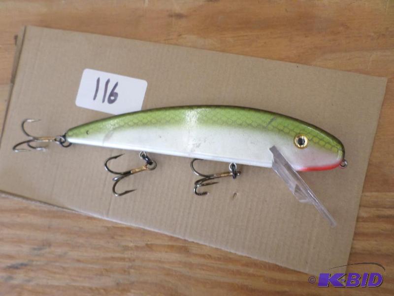 lot 116 image: (1) Muskie Crankbait...