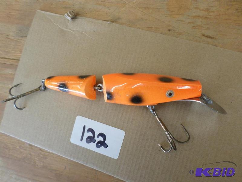 lot 122 image: (1) Jointed Muskie Crankbait...
