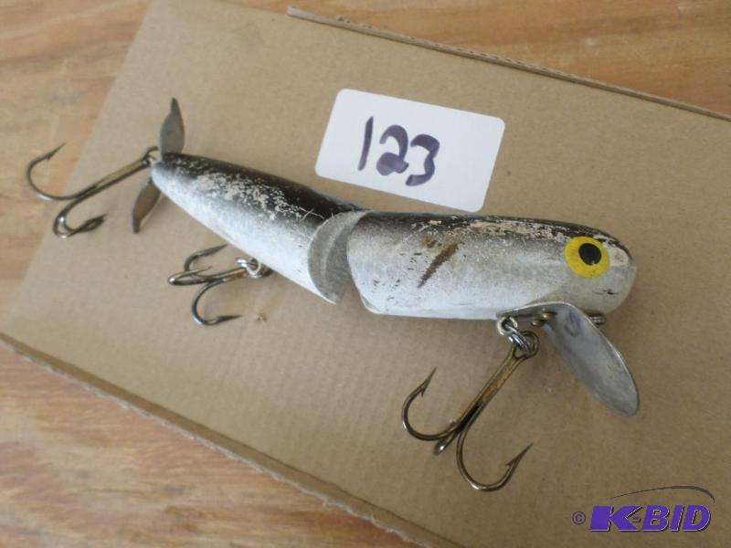 lot 123 image: (1) Jointed Wooden Muskie Lure...