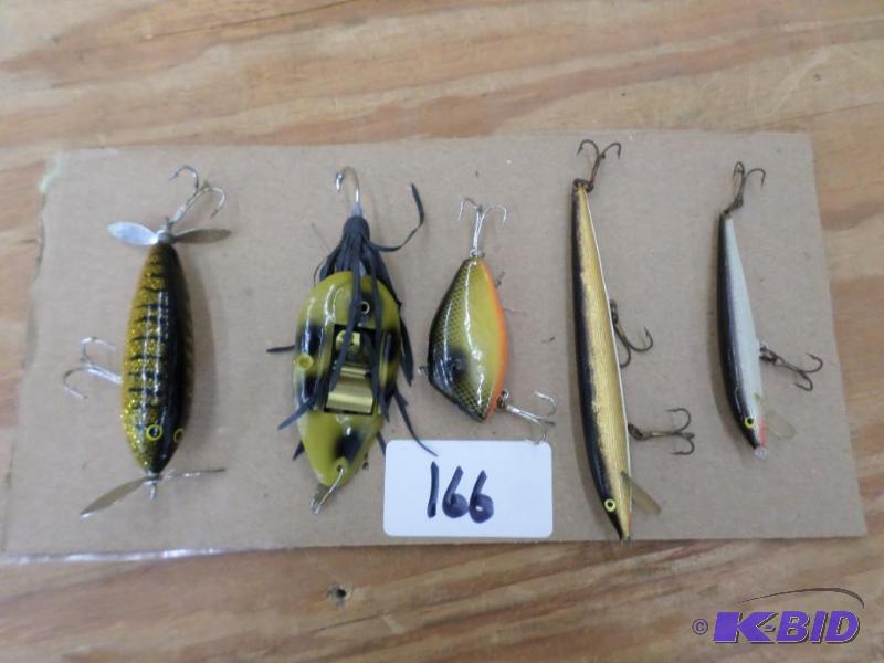 lot 166 image: (5) Various Crankbait Lures...