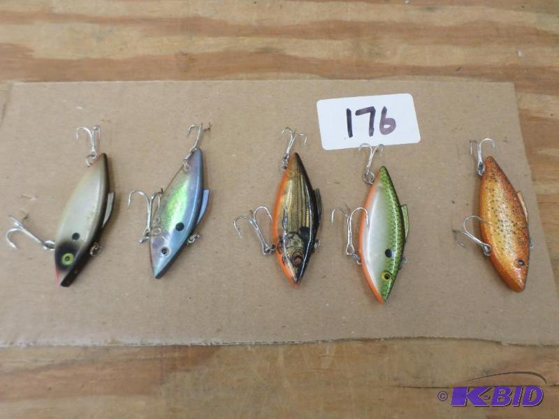 lot 176 image: (5) Bill Lewis Rattle Trap Lures...