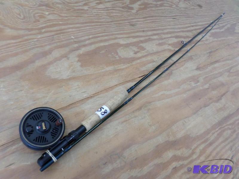 lot 58 image: Like New Cahill Crystal River 8.5ft Fly Rod W...