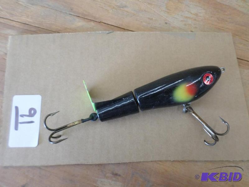 lot 91 image: (1) Muskie Crankbait...