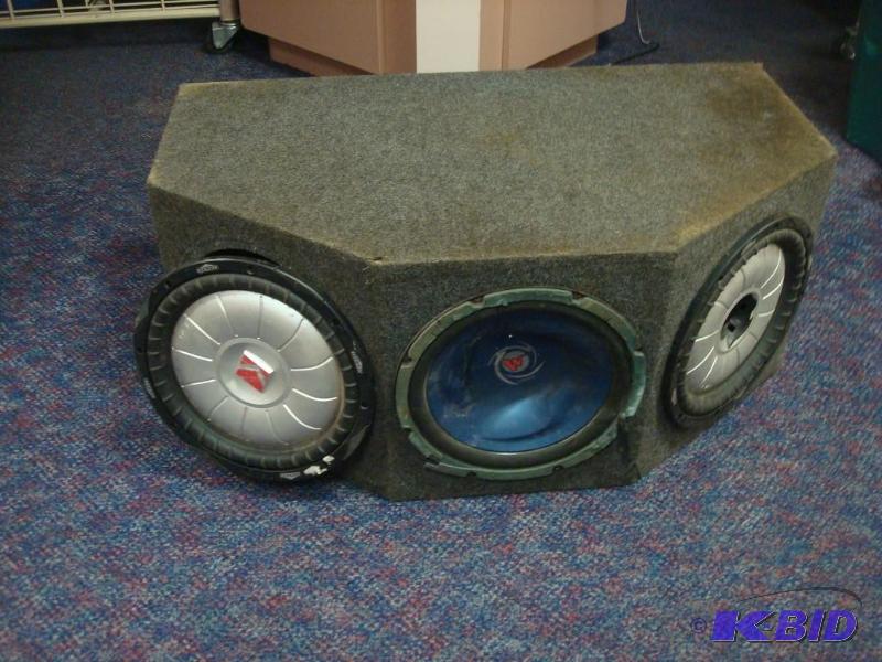 lot 125 image: Car Speaker Box. Speakers Beat Up And Unteste...