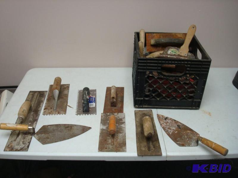 lot 43 image: Large Lot Of Trowels, Putty Knives, And Misc....