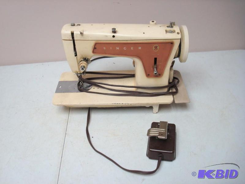 lot 95 image: Vintage Singer Sewing Machine,Model 239 Needs...