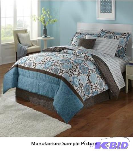 lot 112 image: Cecilia Bedding Set - King - One comforter wi...