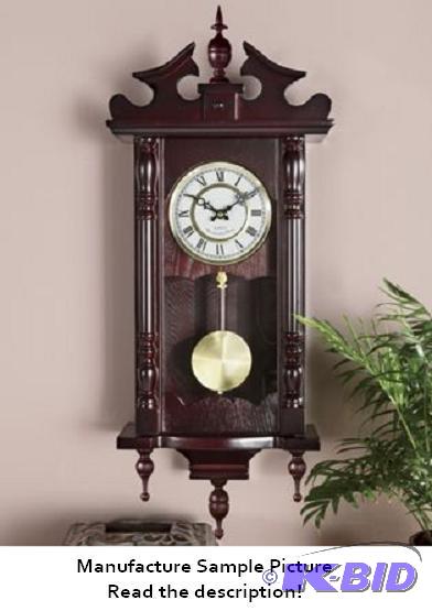 lot 130 image: Vintage Wall Clock -&nbspThis classic timepi...