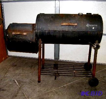 lot 177 image: Charcoal GrillSmoker New Braunfels Brand Use...