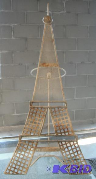 lot 2 image: Eiffel&nbspTower Candleholder - Approximatel...