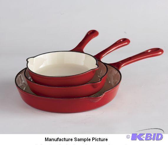lot 76 image: Three Piece Ginnys Cast Iron Skillet Set - Re...