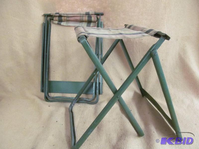 lot 103 image: Folding chairs