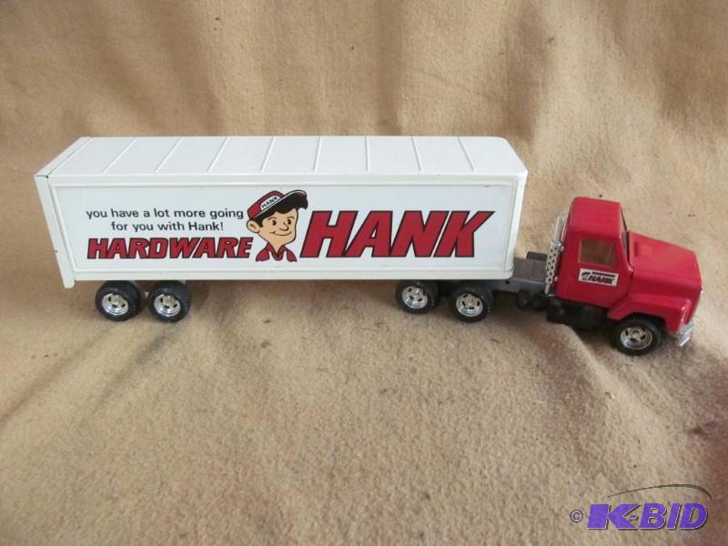 lot 104 image: Semi truck