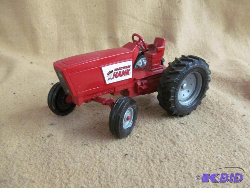 lot 105 image: Tractor