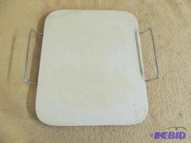 lot 12 image: Pizza stone