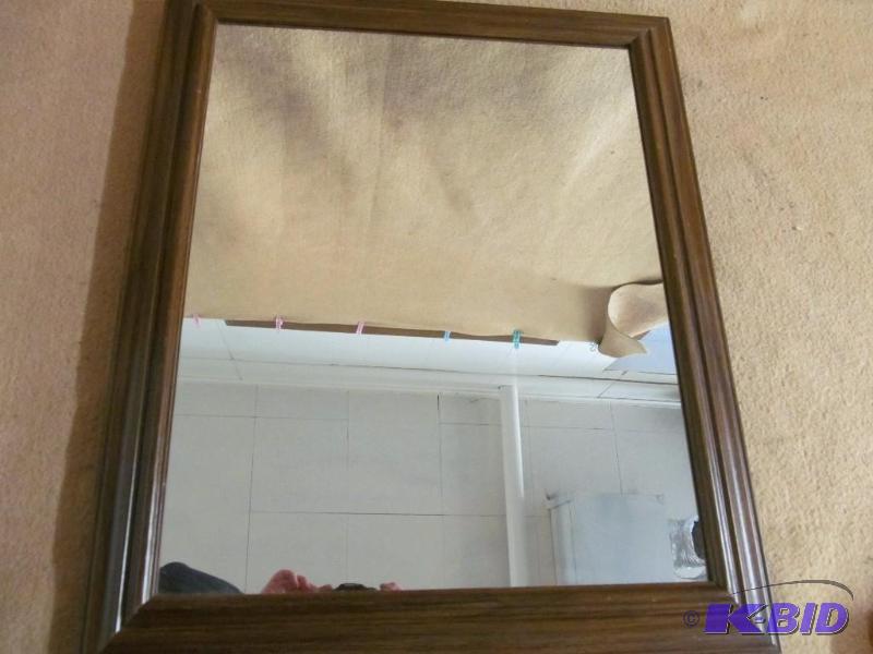 lot 120 image: Mirror