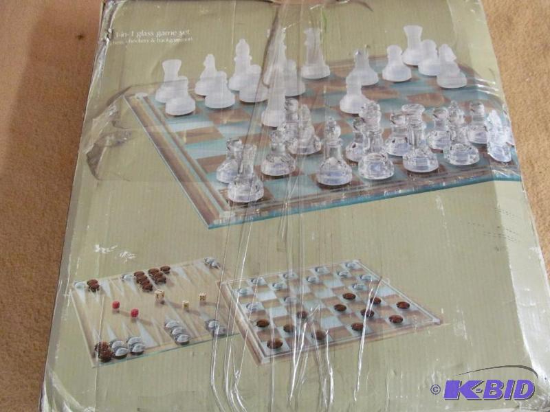 lot 129 image: Game set