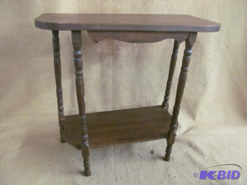 lot 137 image: hall table