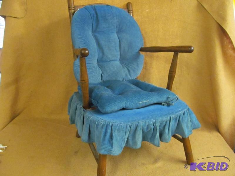 lot 173 image: Chair