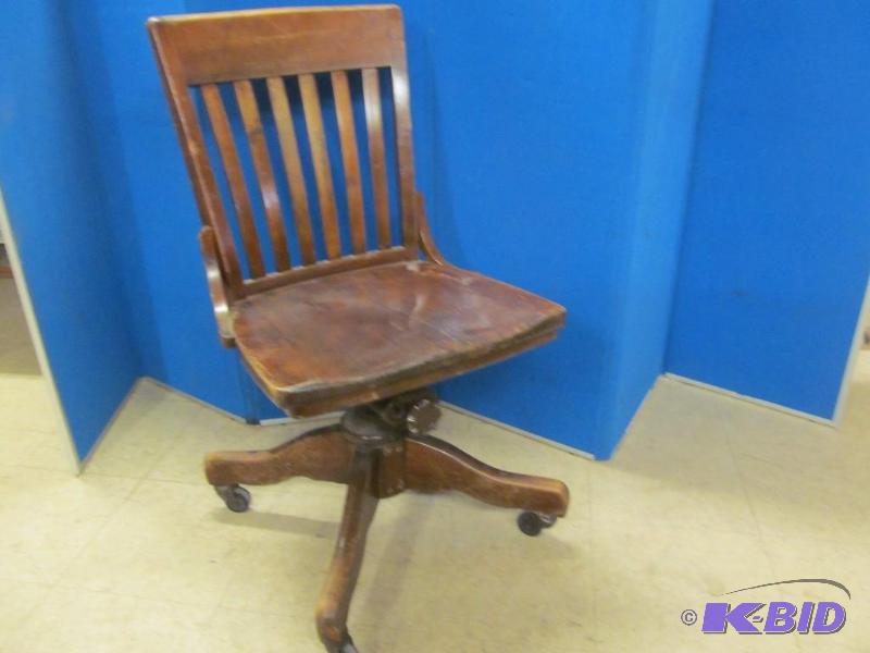 lot 187 image: Chair
