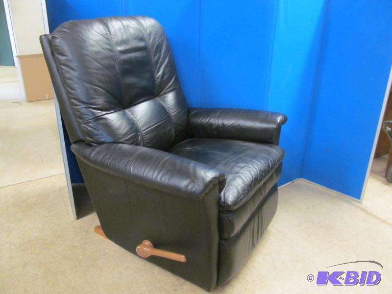 lot 195 image: Lazy Boy