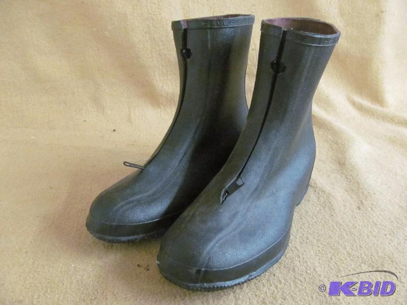 lot 39 image: Rubber boots