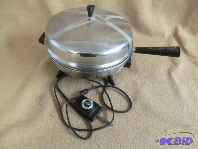 lot 47 image: Fry pan