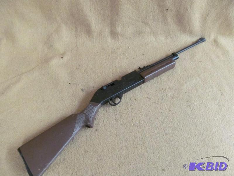 lot 68 image: Air rifle