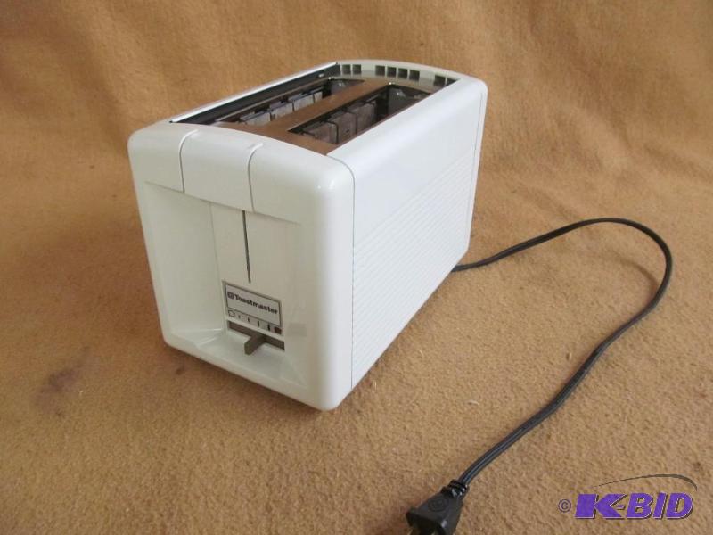 lot 7 image: Toaster
