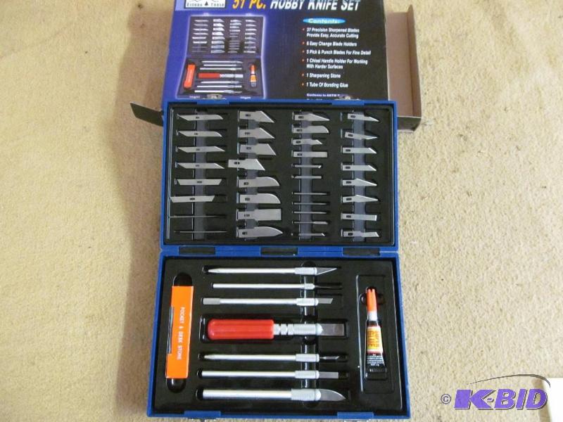 lot 92 image: Knife set