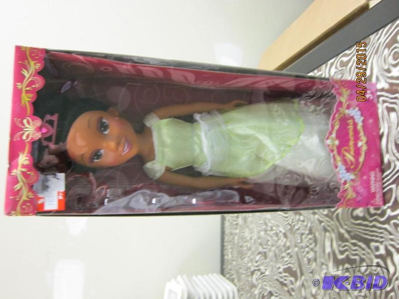 lot 17 image: Princess doll