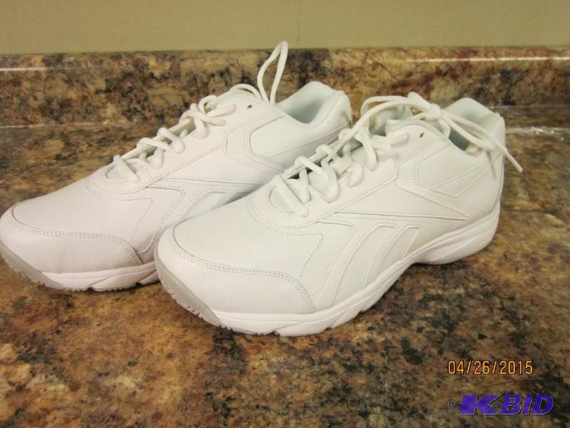 lot 30 image: Men Shoes