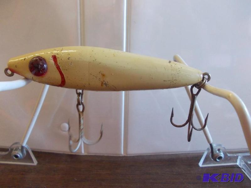 lot 106 image: 1-Vintage Lure...