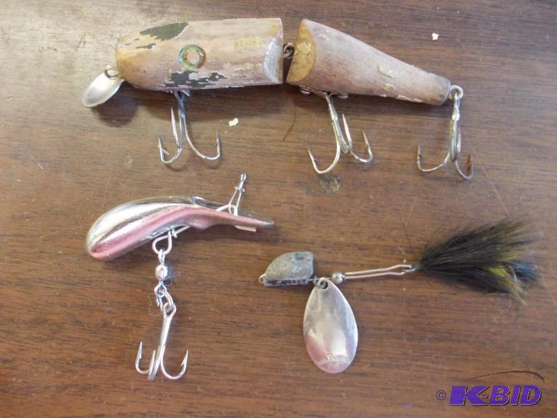 lot 109 image: 3-Lures(1-Paul Bunyan, 1-Old Wood, 1-Other)...