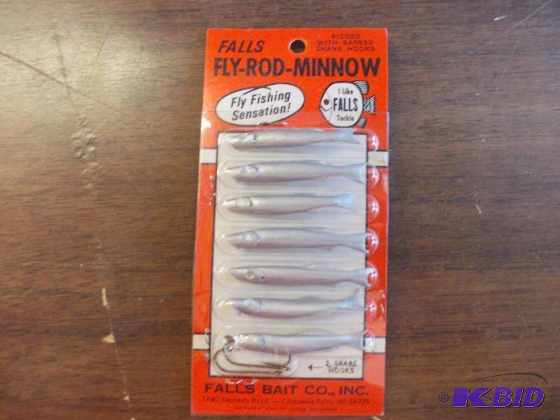 lot 114 image: Vintage Falls Fly Rod Minnows In Original Pa...
