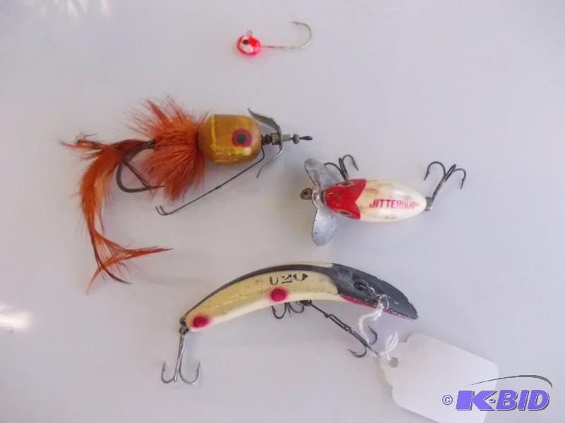 lot 116 image: 3-Lures (1-Helin Flat Fish, Jitter Bug, South...