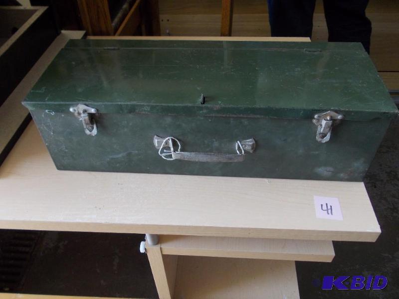 lot 12 image: Vintage Green Metal Tackle Box With Some Cont...