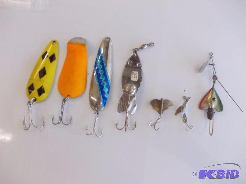 lot 120 image: 7-Lures (Len Thompson #2, Flash-O #2, Flash-O...