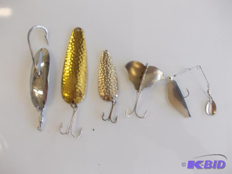 lot 121 image: 5-Lures (Pflueger,&nbspWonderlure, Other)...