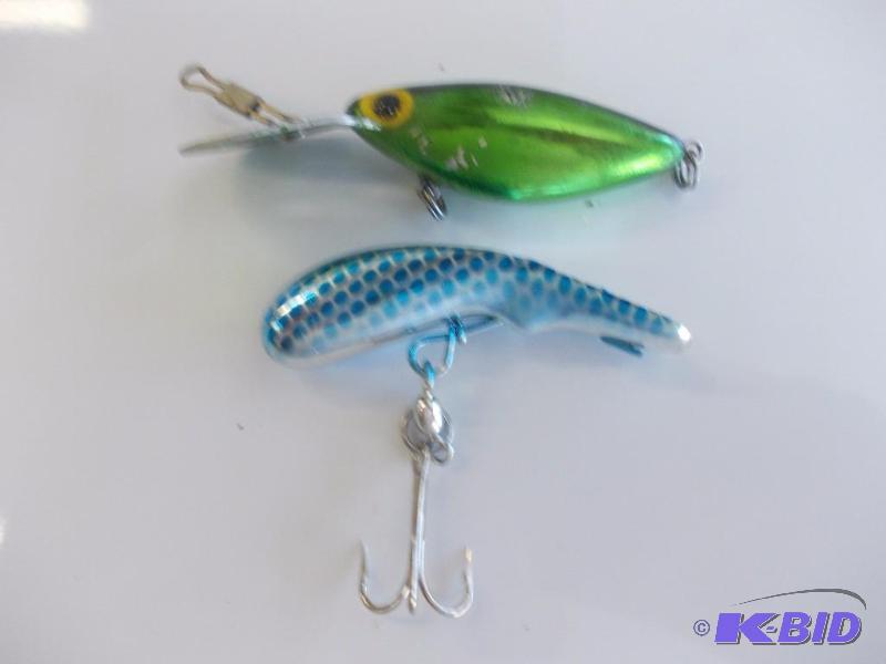 lot 127 image: Thin Fin Hot N Tot, Other...