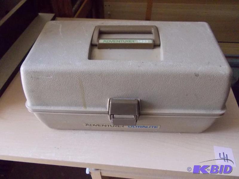 lot 13 image: Adventurer Ultralite 1423 Tackle Box With Som...