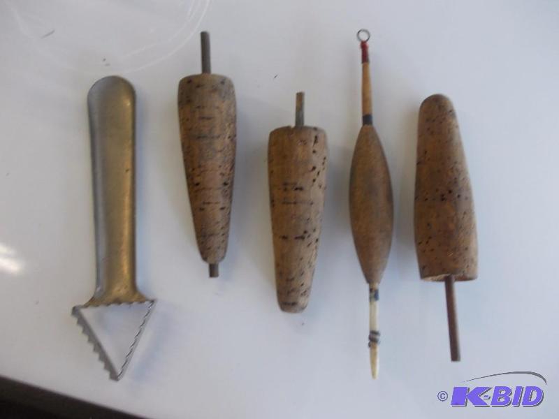 lot 172 image: 4 Cork Bobbers, Phlueger Scaler...
