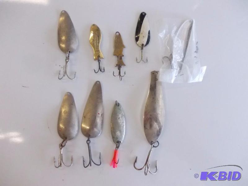 lot 177 image: 9 Spoons Lucky Strike, Als Goldfish, Doctor,...